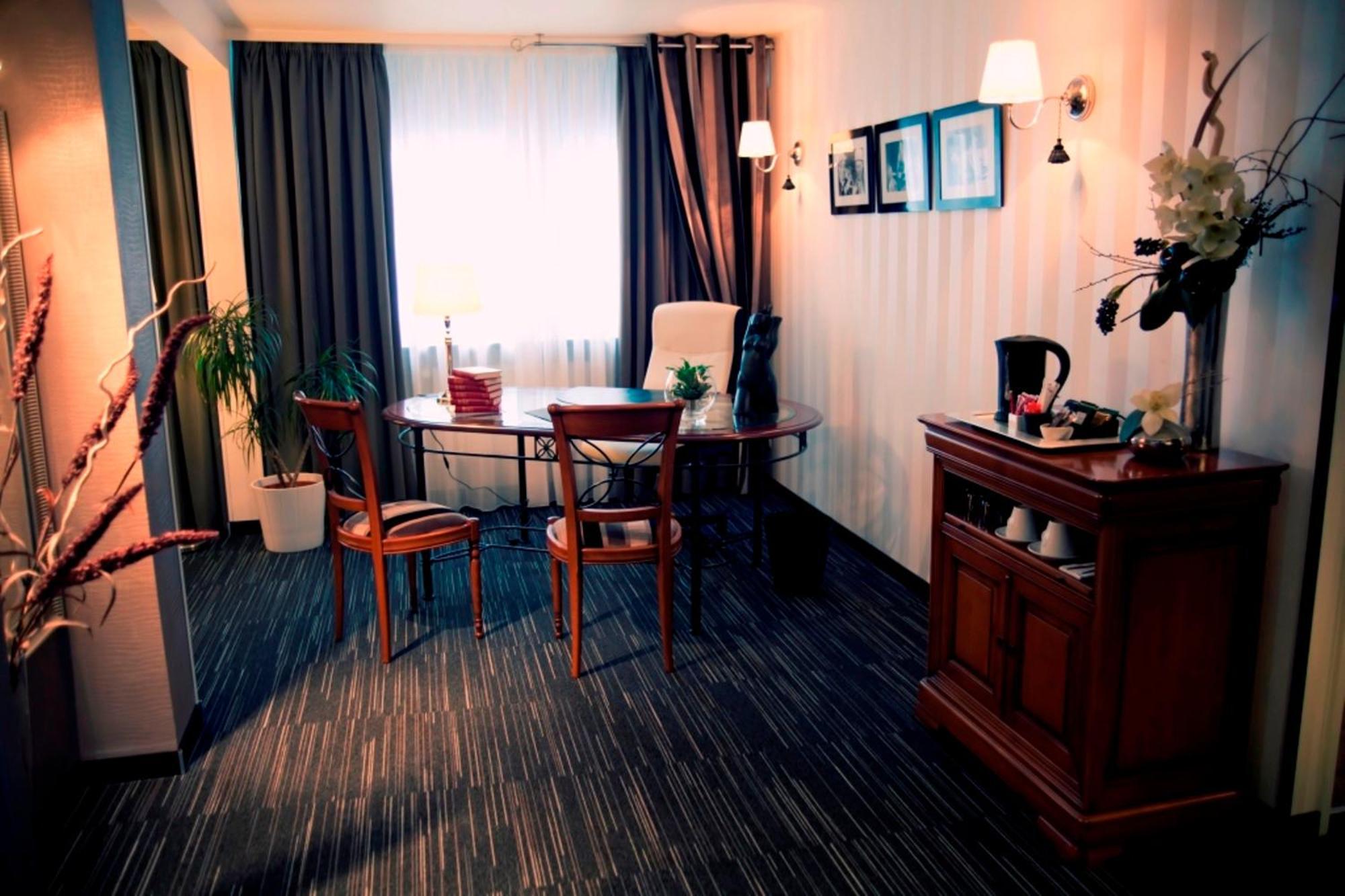 Dm Hotel Forbach Eksteriør billede