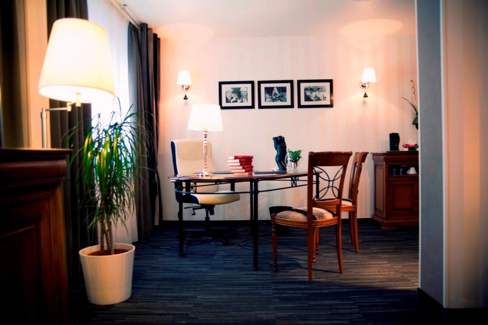 Dm Hotel Forbach Eksteriør billede